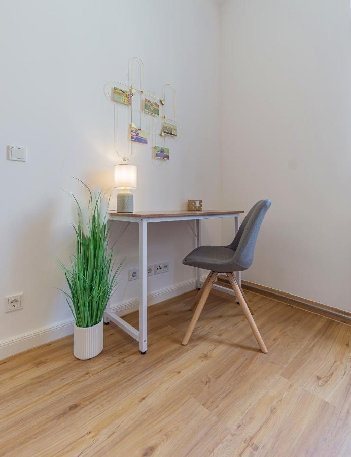 Modernes Apartment - Zentral, Ruhig, Wlan, Netflix, Kueche, Schreibtisch, Parkplatz, Waschtrockner 科特布斯 外观 照片
